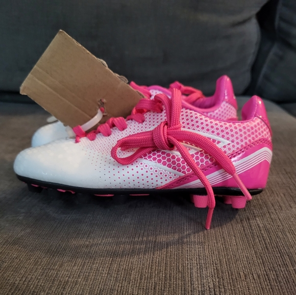 Umbro size 12 wide cleats - Picture 2 of 3